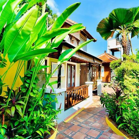 Villa Naga Maya Legian Buitenkant foto