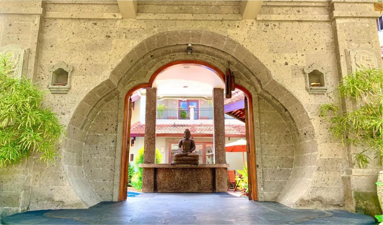 Villa Naga Maya Legian Buitenkant foto