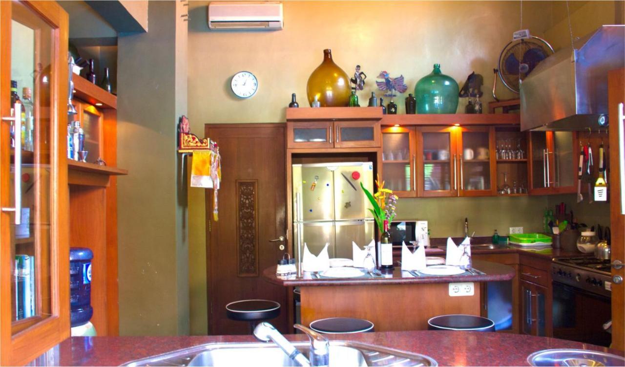 Villa Naga Maya Legian Buitenkant foto